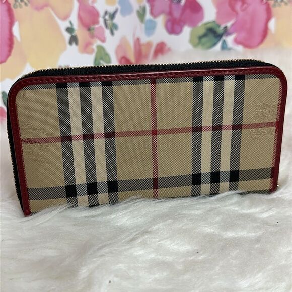 💯Authentic Burberry Zipped Long Wallet🍀 - Picture 14 of 17